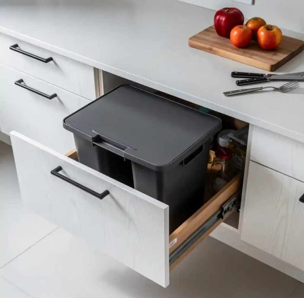 25-Kitchen Trash Can Idea